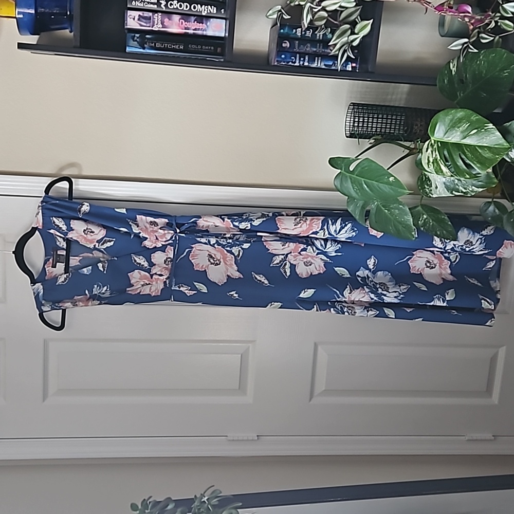 French Connection Dress: Faux Wraparound, Floral - Picture 2 of 4